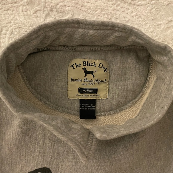 black dog sweatshirt - Picture 3 of 5